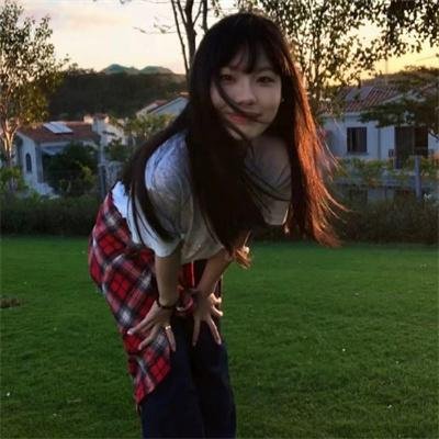 湖泊上的日出